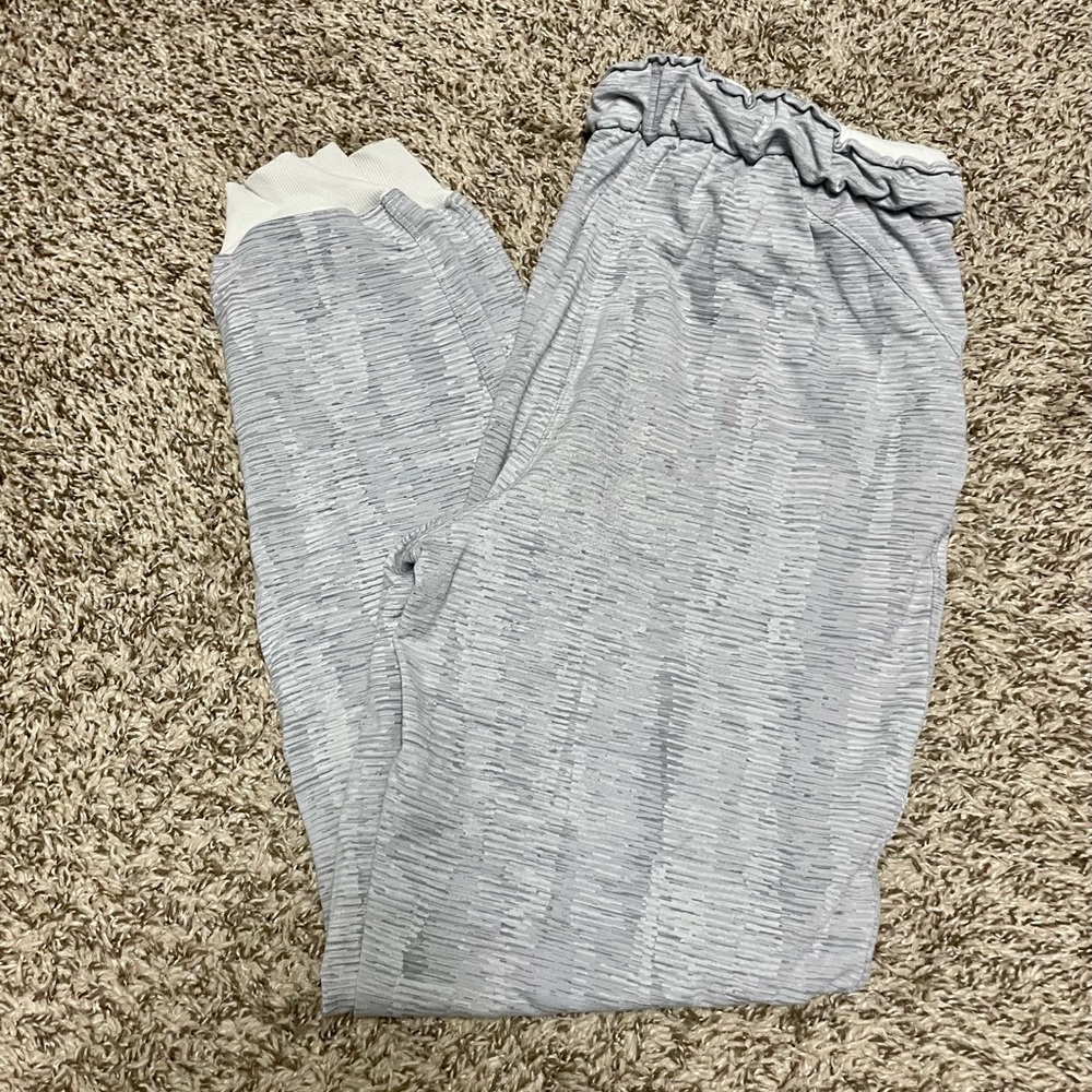 Lululemon High Waisted Women's Joggers. Size 4.